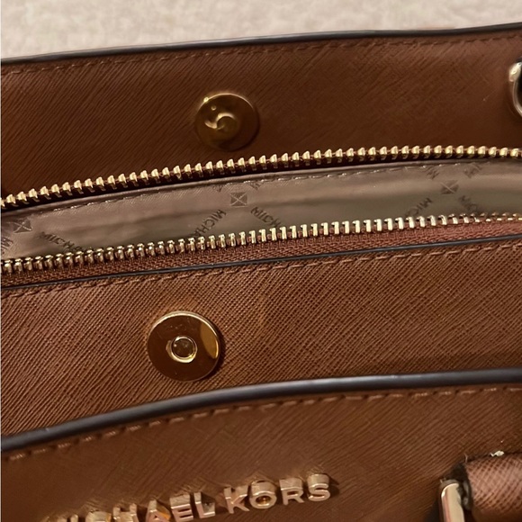 Michael Kors Purse - Picture 6 of 8